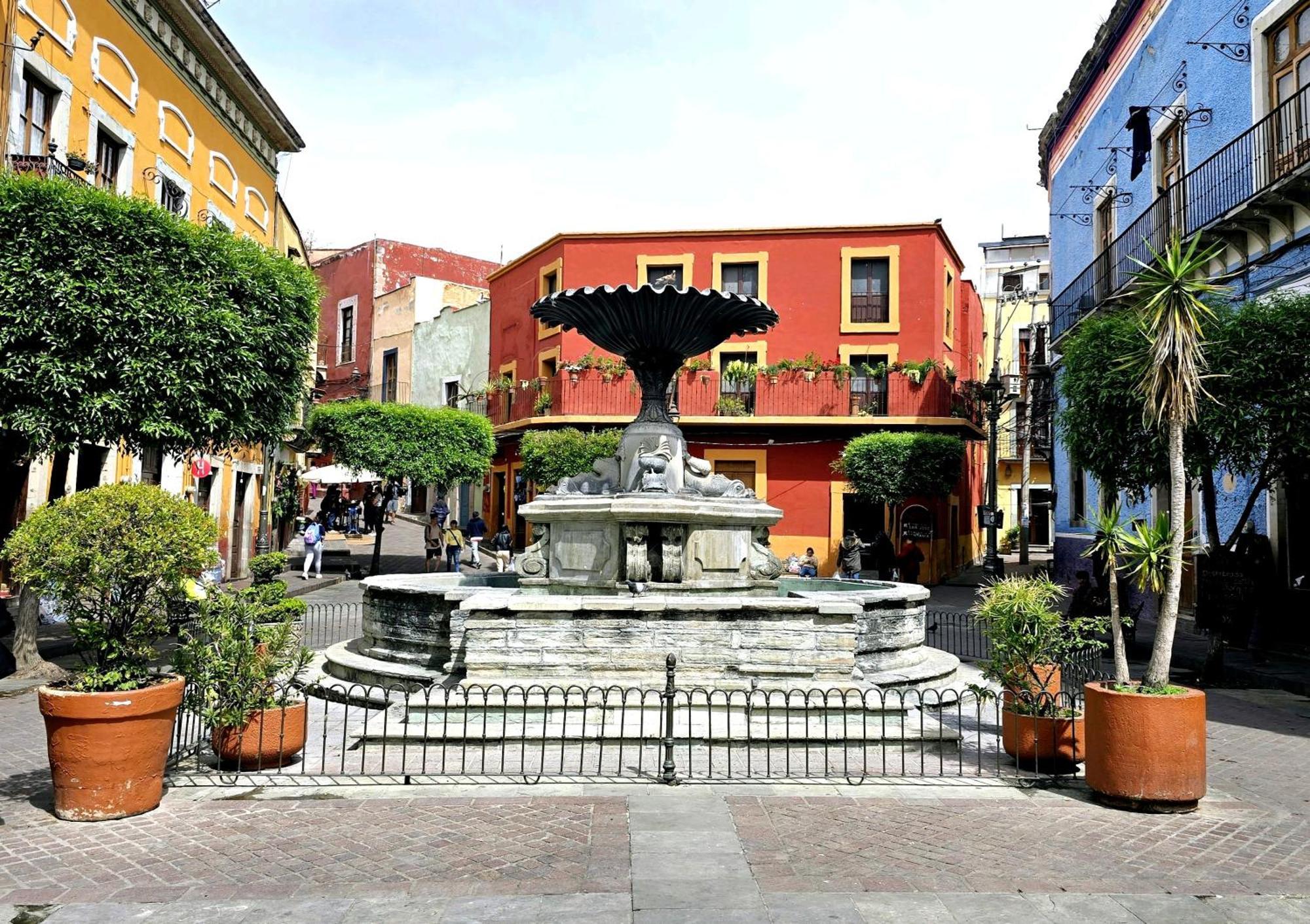 Plaza Baratillo Hotel